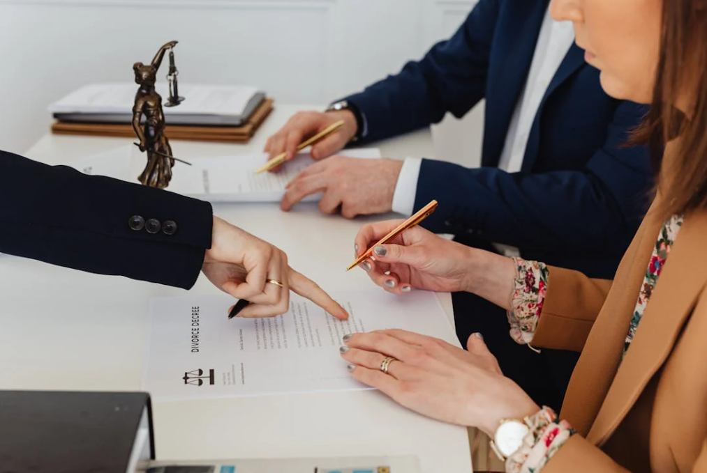 Αστική Ευθύνη Δικηγόρων: Πώς να Προστατευτείτε από Νομικούς και Οικονομικούς Κινδύνους