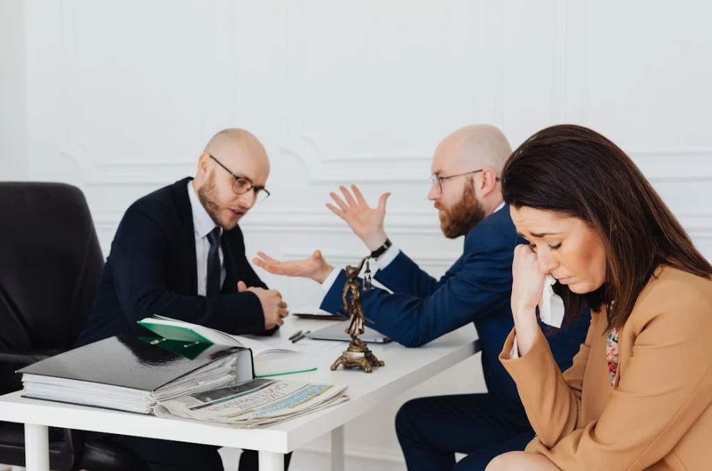 Αστική Ευθύνη Δικηγορικών Εταιρειών: Ο Αόρατος Κίνδυνος που Δεν Πρέπει να Αγνοείτε