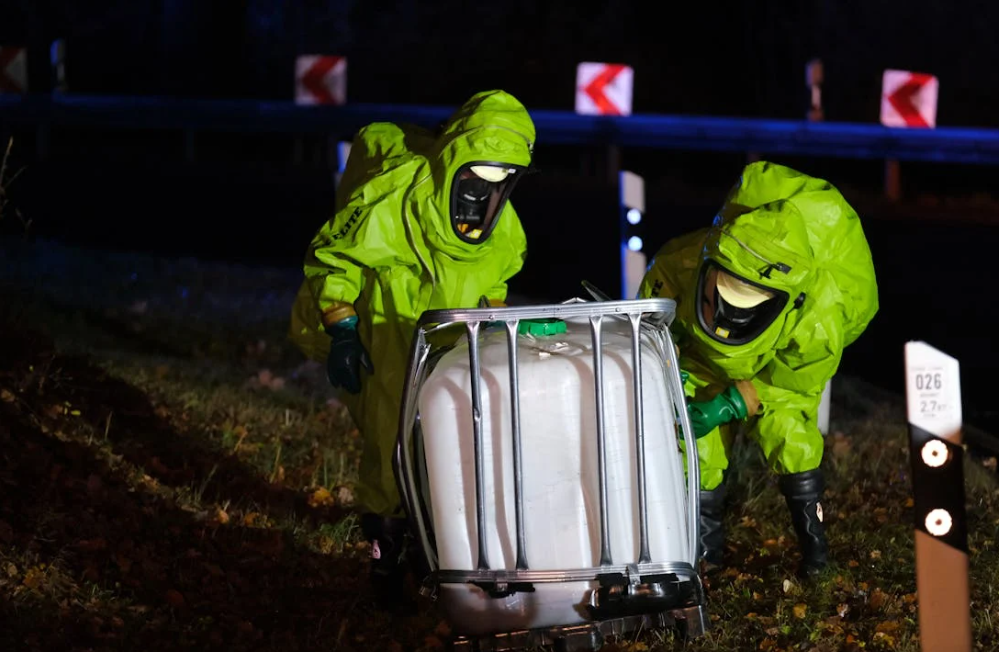 Η Ασφάλιση Αστικής Ευθύνης για Επικίνδυνα Απόβλητα: Τι Προσφέρει και Πώς Σας Προστατεύει