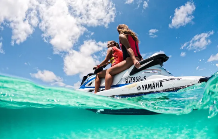 Ασφάλιση Jet Ski από τη Wise Daedalus: Απόλαυσε τη θάλασσα με σιγουριά και την πιο οικονομική κάλυψη της αγοράς!