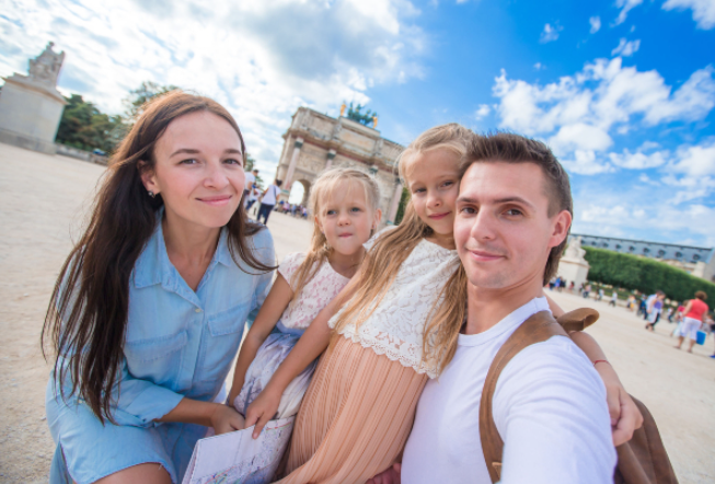 Ασφάλιση Αλλοδαπών στην Ελλάδα: Το εισιτήριο για νόμιμη και ασφαλή παραμονή από τη Wise Daedalus!