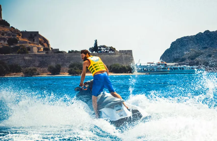 5+1 λόγοι για να ασφαλίσεις το Jet Ski σου με τη Wise Daedalus Insurance Agents!