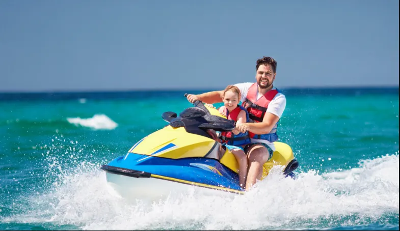 Ασφάλιση Jet Ski: Υπεύθυνη προστασία για ασφαλή απόλαυση στη θάλασσα
