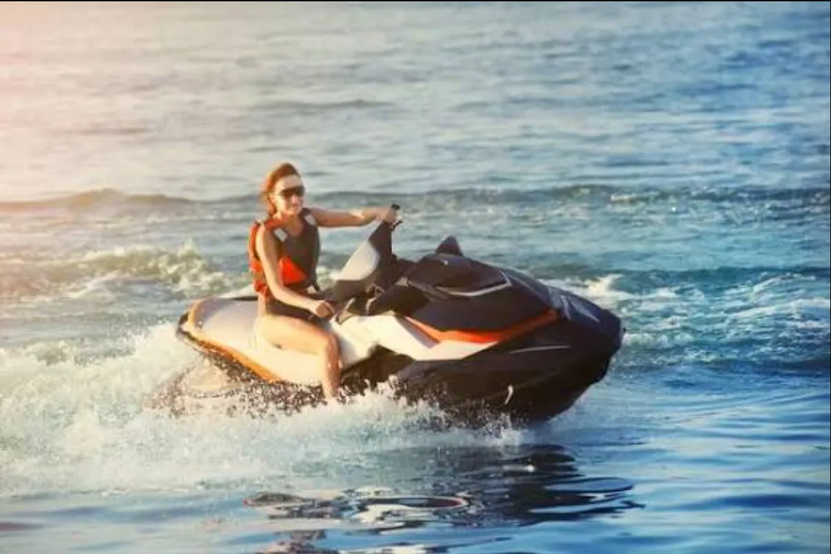 Ασφάλιση Αστικής Ευθύνης Jet Ski και Θαλάσσιων Ποδηλάτων: Η Wise Daedalus προτείνει!